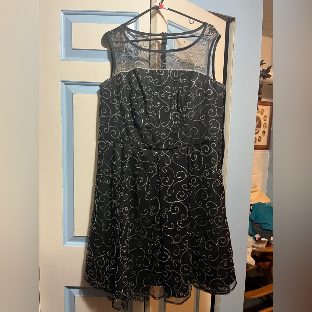 New Without Tags Elegant Black And Silver Swirl Dress